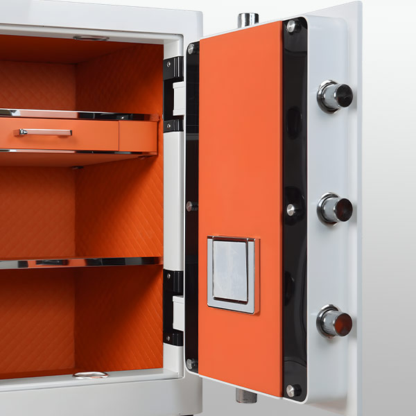 Chốt cửa Liberty LB68PRO Special Edition - Trắng