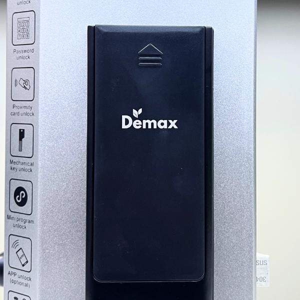 Hộp pin Khóa điện tử Demax SL638 BN