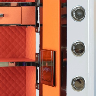 Chốt cửa Liberty LB58PRO Special Edition - Trắng