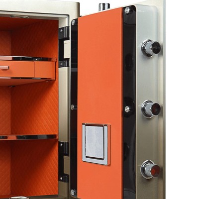 Chốt cửa Liberty LB68PRO Special Edition - Vàng