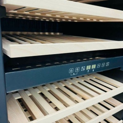 Tủ rượu Kocher KWEU-11126B