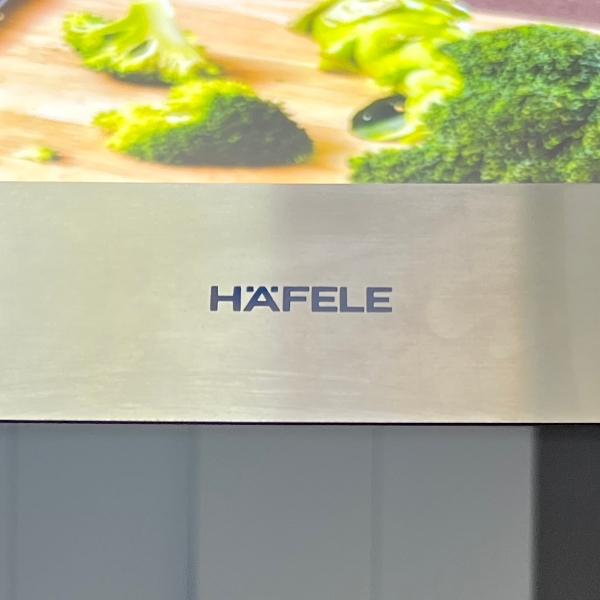 thương hiệu Máy hút mùi áp tường Hafele HH-WVG90C 533.89.013