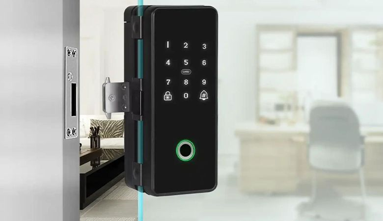 Phân loại khóa cửa kính theo công nghệ - Khóa điện tử