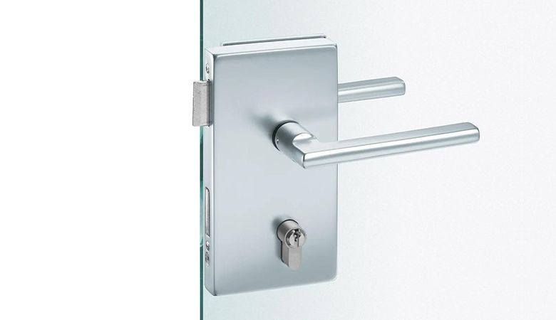 Phân loại khóa cửa kính theo kiểu dáng và cơ chế hoạt động