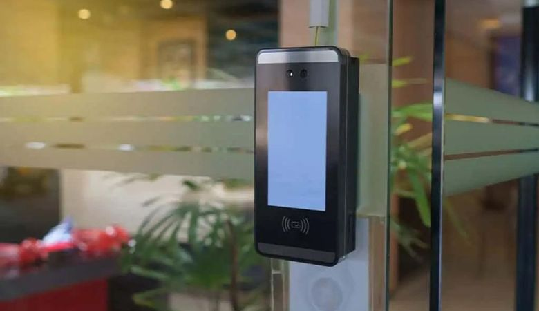 Cách thức bảo quản các loại khóa cửa kính - Khóa điện tử