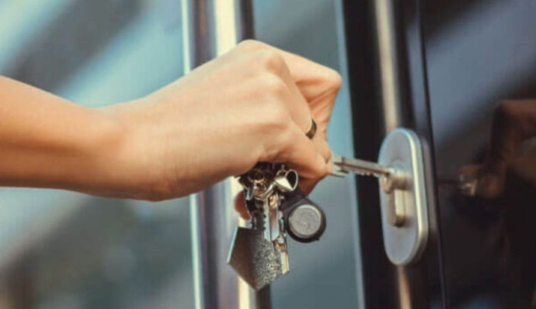 Tiêu chí lựa chọn khóa cửa kính cho văn phòng, nhà ở