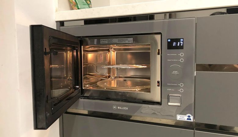 Lắp Đặt Và làm Quen Với Lò Vi Sóng Malloca