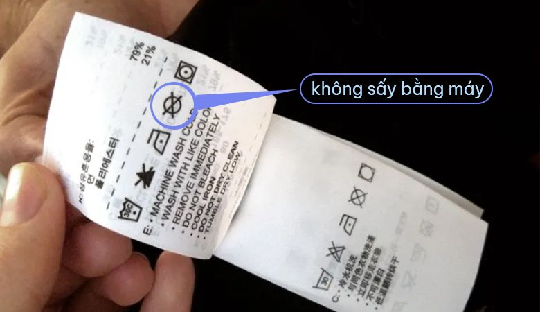 Hướng dẫn cách sử dụng máy sấy Malloca tiện lợi, hiệu quả - Kiểm tra nhãn mác quần áo để biết hướng dẫn sấy cụ thể