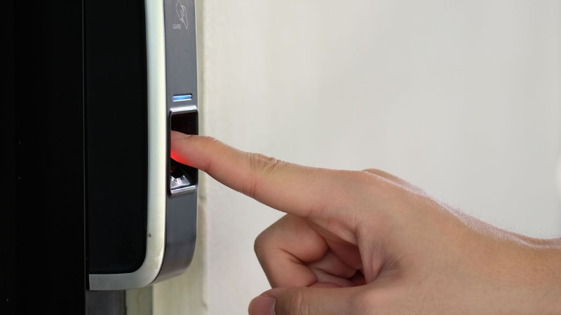 Các lỗi thường gặp khi tự lắp đặt khóa cửa vân tay tại nhà