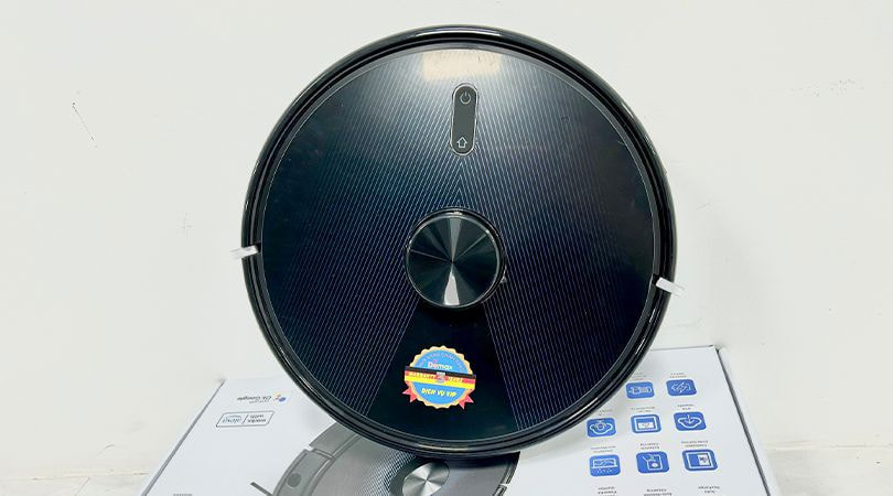 Hình ảnh thực tế của robot hút bụi lau nhà Demax S300