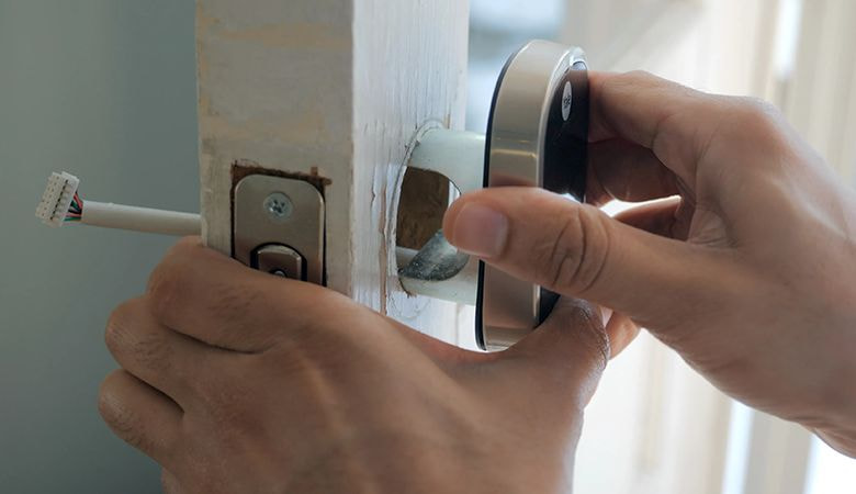 Tư vấn lắp đặt khóa cửa vân tay phù hợp