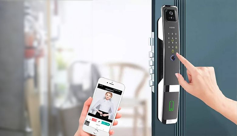 Chọn khóa có tính năng quản lý trên phần mềm điện thoại