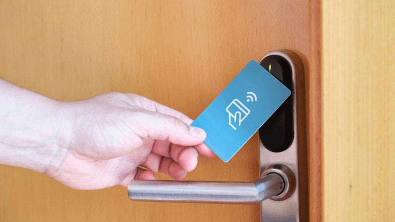 Lựa chọn khóa từ có chất liệu tốt