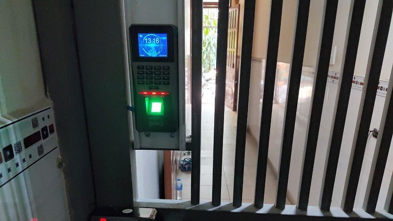 Khóa cổng sắt điện tử ngày càng thông dụng