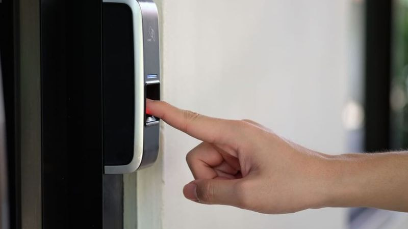 Kiểm tra và bảo dưỡng khóa đúng cách sẽ giúp kéo dài tuổi thọ sản phẩm