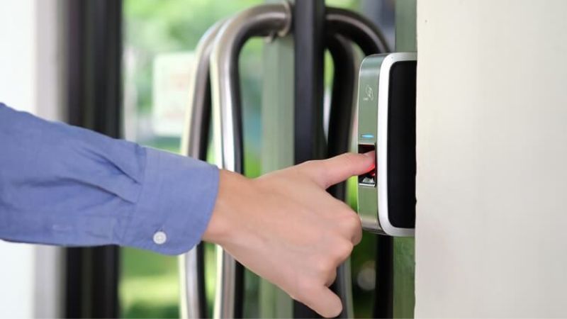 Khóa vân tay chứa đựng rất nhiều tiện ích vượt trội