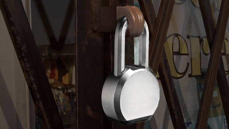 Khóa cổng truyền thống được tin dùng vì tính tiện lợi, dễ sử dụng