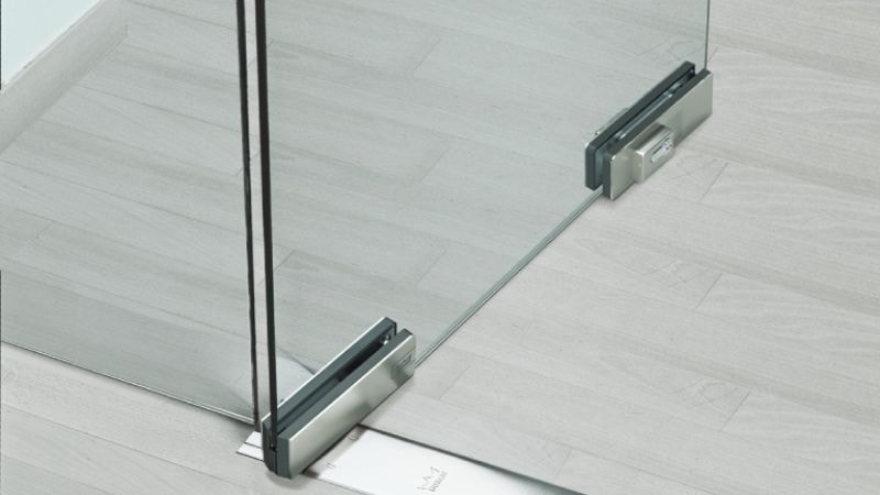 Có không ít loại khóa cửa phù hợp với kính thủy lực