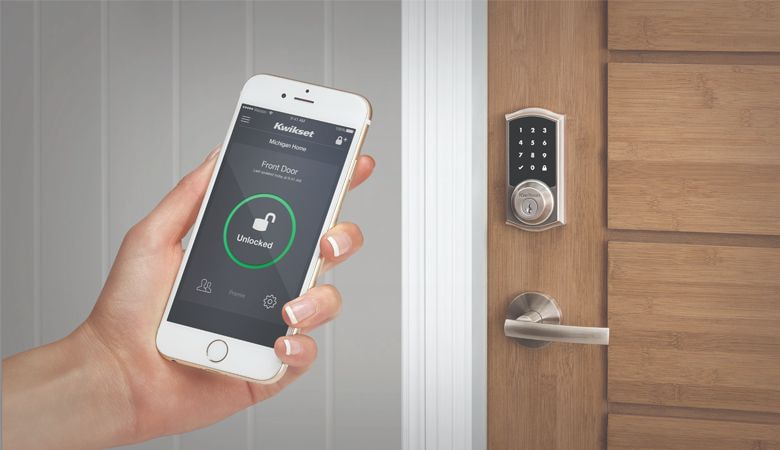 Tính năng kết nối bluetooth giúp người dùng kiểm soát ra vào tốt hơn