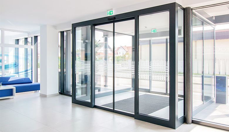 Kính lùa tự động