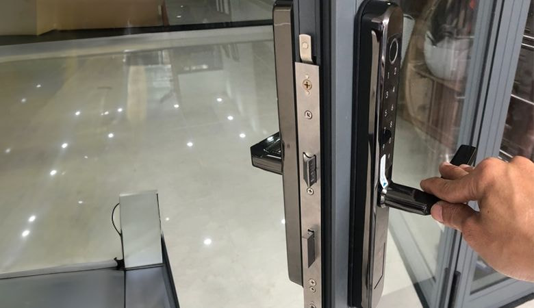 Khóa cửa nhôm xingfa được làm từ những chất liệu bền bỉ