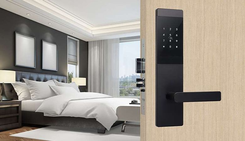 Cách sử dụng khóa thẻ từ khách sạn