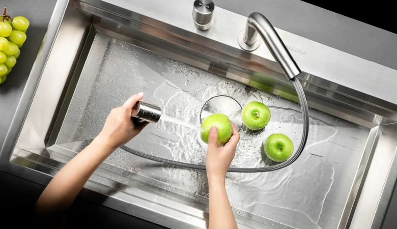 Kinh nghiệm chọn mua vòi rửa chén Malloca - Kiểm tra kỹ sản phẩm trước khi mua