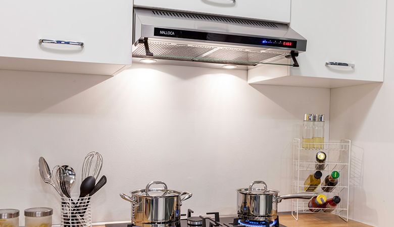 Lợi ích của tính năng tự động bật tắt của máy hút mùi Malloca - Duy trì không khí trong lành
