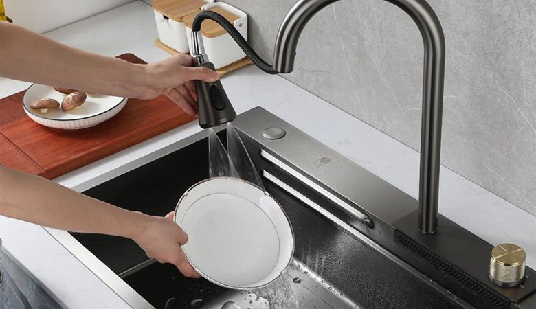 Đánh Giá Tính Tiện Dụng Vòi Rửa Chén Malloca - Hiệu Suất Làm Việc Tốt