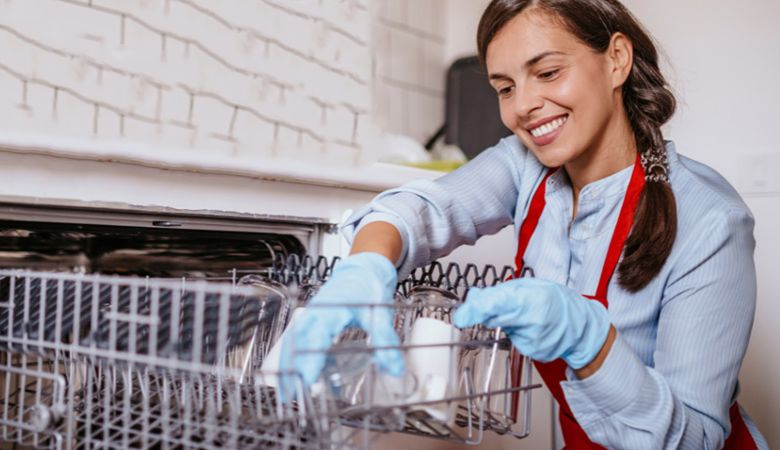 Cách sử dụng máy sấy chén Malloca để sấy khô hiệu quả các loại dụng cụ - Vệ sinh và bảo dưỡng máy sấy chén Malloca định kỳ