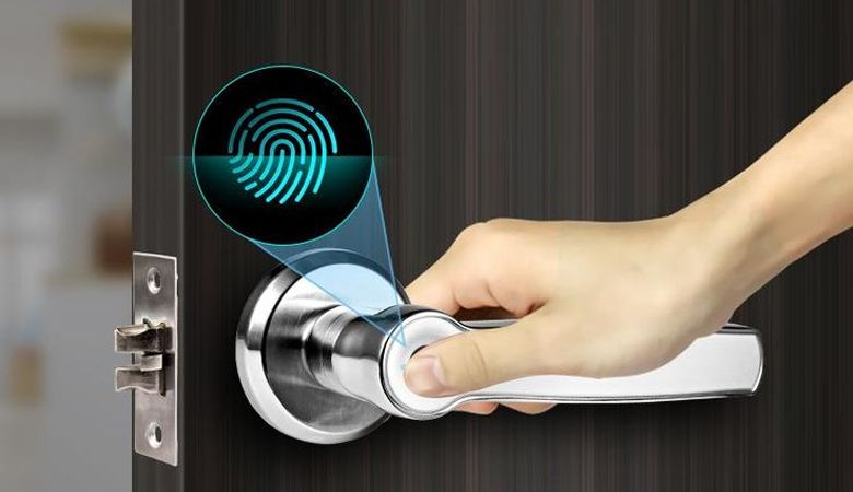 Các loại hệ thống báo động của khóa cửa vân tay - Báo động khi phát hiện vân tay giả