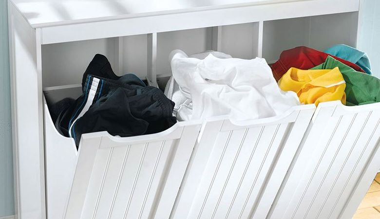 Các bước chuẩn bị trước khi giặt - Phân loại quần áo theo màu sắc, chất liệu