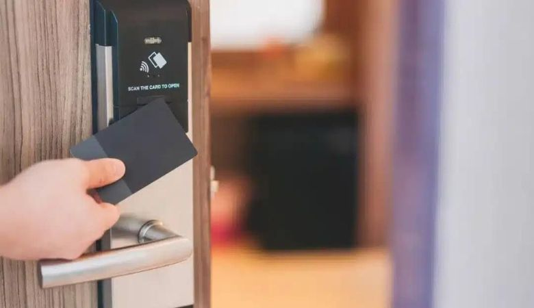 Bảo dưỡng định kỳ khóa thẻ từ khách sạn