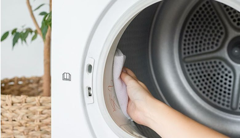 Mẹo và kỹ thuật để làm khô quần áo nhanh với máy sấy Malloca - Vệ sinh máy sấy thường xuyên