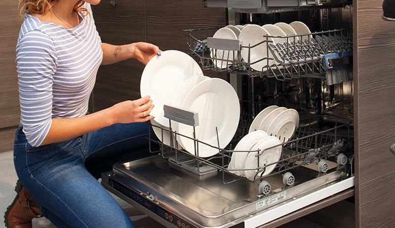 Lưu ý khi sử dụng máy sấy chén Malloca - Xếp chén bát đúng cách