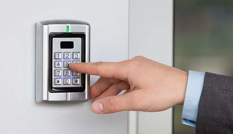 Các loại khóa cửa phòng điện tử phổ biến trên thị trường - Khóa mã số