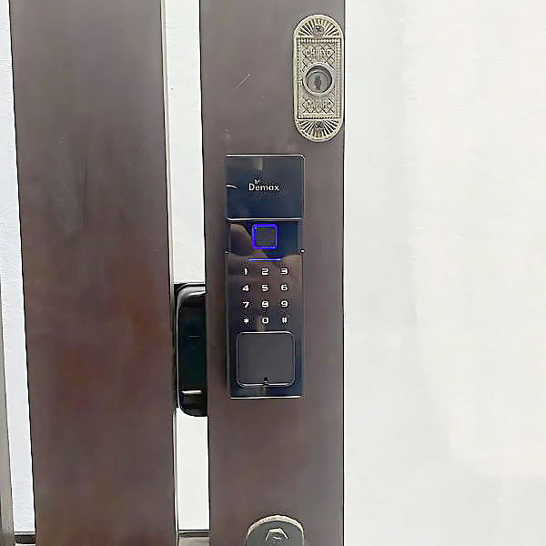 khóa cổng vân tay cho nhà trọ 30