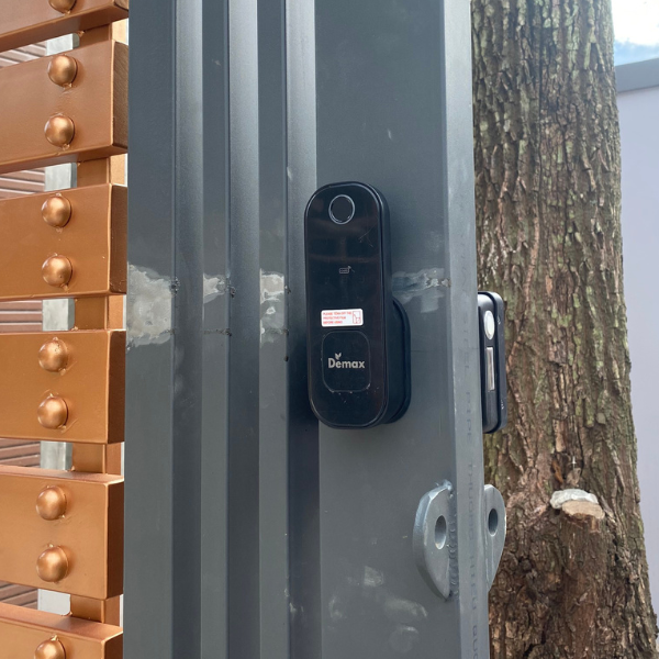 khóa cổng vân tay cho nhà trọ 29