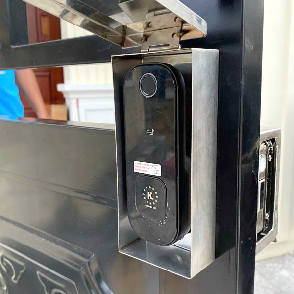 khóa cổng vân tay cho nhà trọ 23