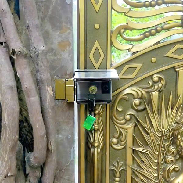 khóa cổng vân tay cho nhà trọ 22