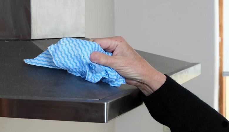 Cách làm sạch máy hút mùi Malloca chi tiết - Xử lý bề mặt ngoại thất của máy hút mùi