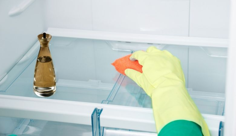 Mẹo khử mùi hôi tủ lạnh Malloca - Sử dụng tinh dầu để khử mùi hôi