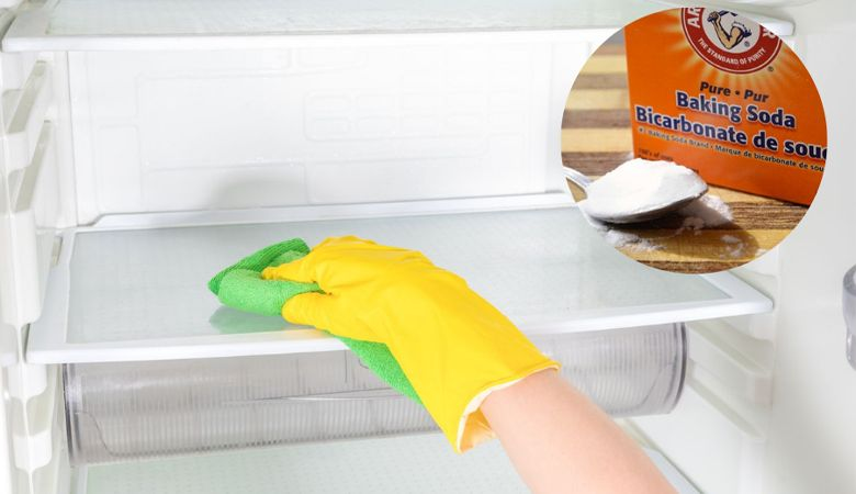 Mẹo khử mùi hôi tủ lạnh Malloca - Đặt một chén baking soda trong tủ lạnh