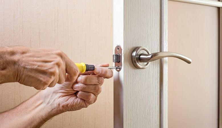 Những lưu ý khác khi chọn mua khóa cửa phòng