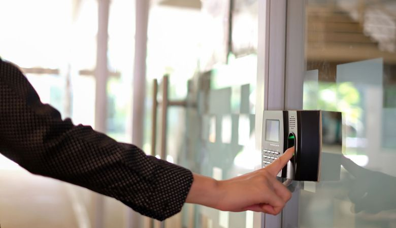 Tiêu chí lựa chọn hệ thống kiểm soát truy cập của khóa vân tay cho công ty