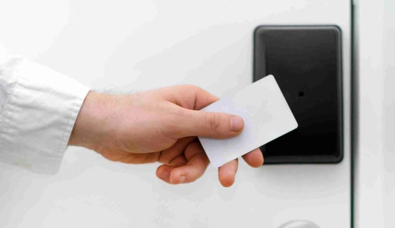 Các ứng dụng phổ biến của khóa thẻ từ khách sạn