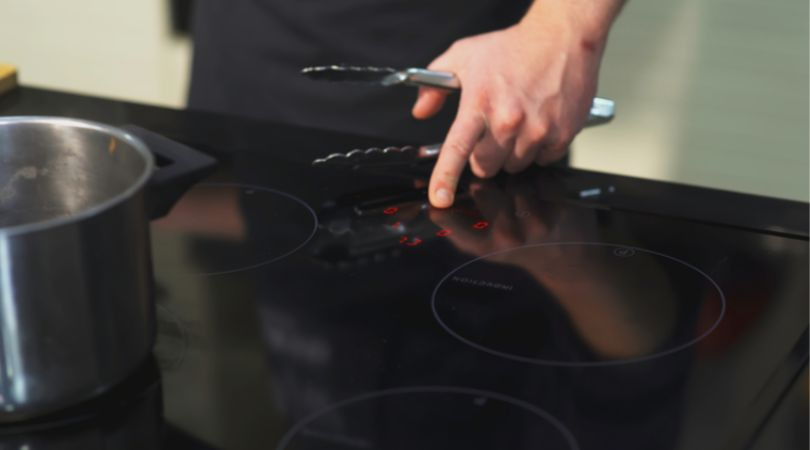 Tìm hiểu nguyên nhân bếp điện kêu tít tít và cách khắc phục